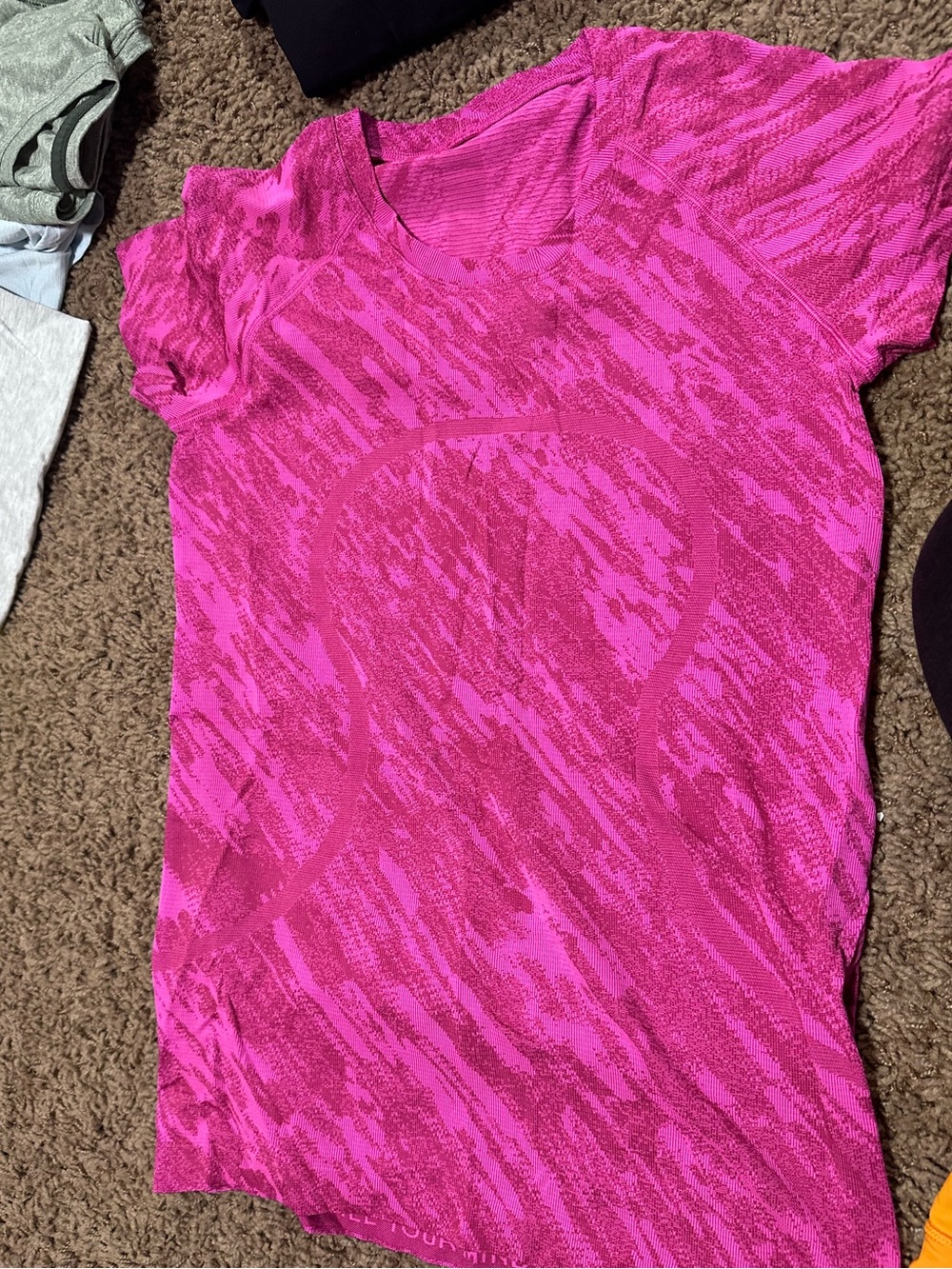 Lululemon Swiftly Tech T-Shirt 2.0, size 10, pink
